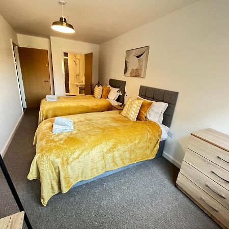 2 Bedroom, 2 Bathroom Modern Apartment Close To Ocean Village, Free Parking, Single Or Double Beds Southampton Eksteriør bilde