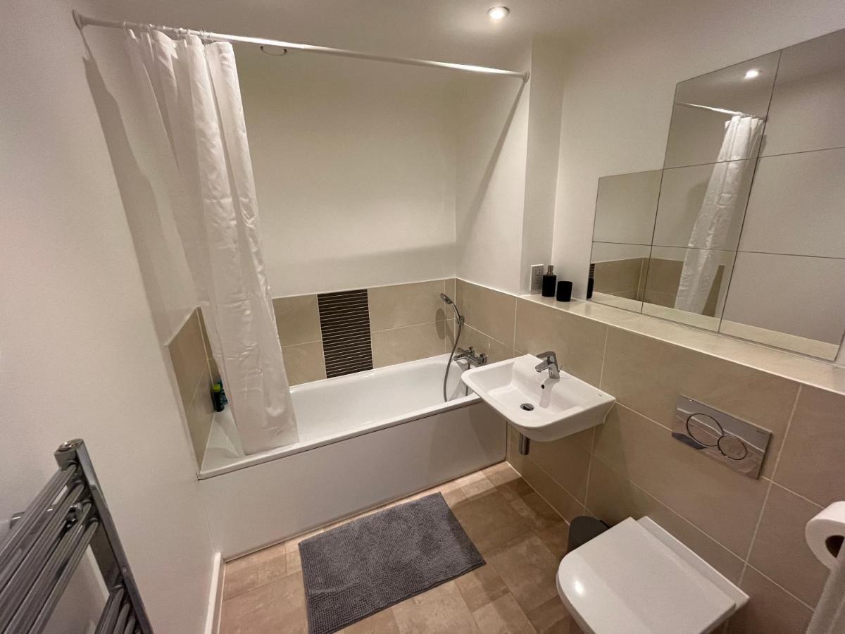 2 Bedroom, 2 Bathroom Modern Apartment Close To Ocean Village, Free Parking, Single Or Double Beds Southampton Eksteriør bilde